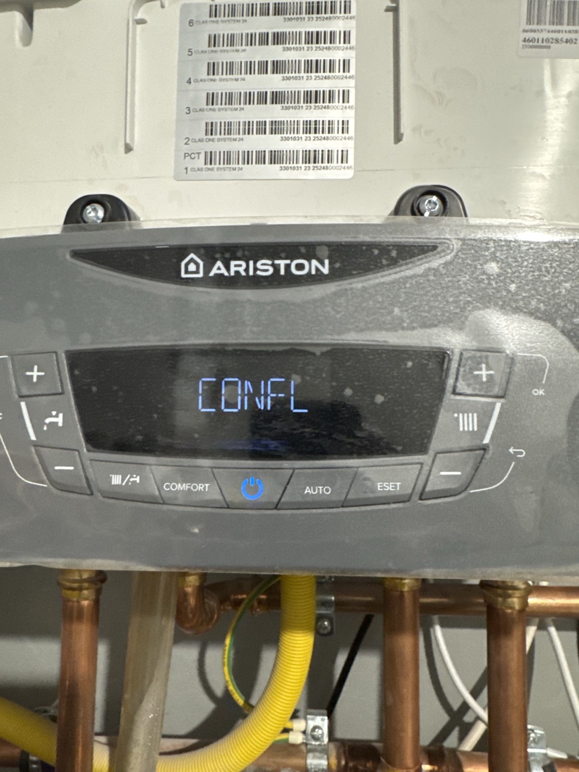 Ariston Clas One System kazán kijelző CONFI felirattal